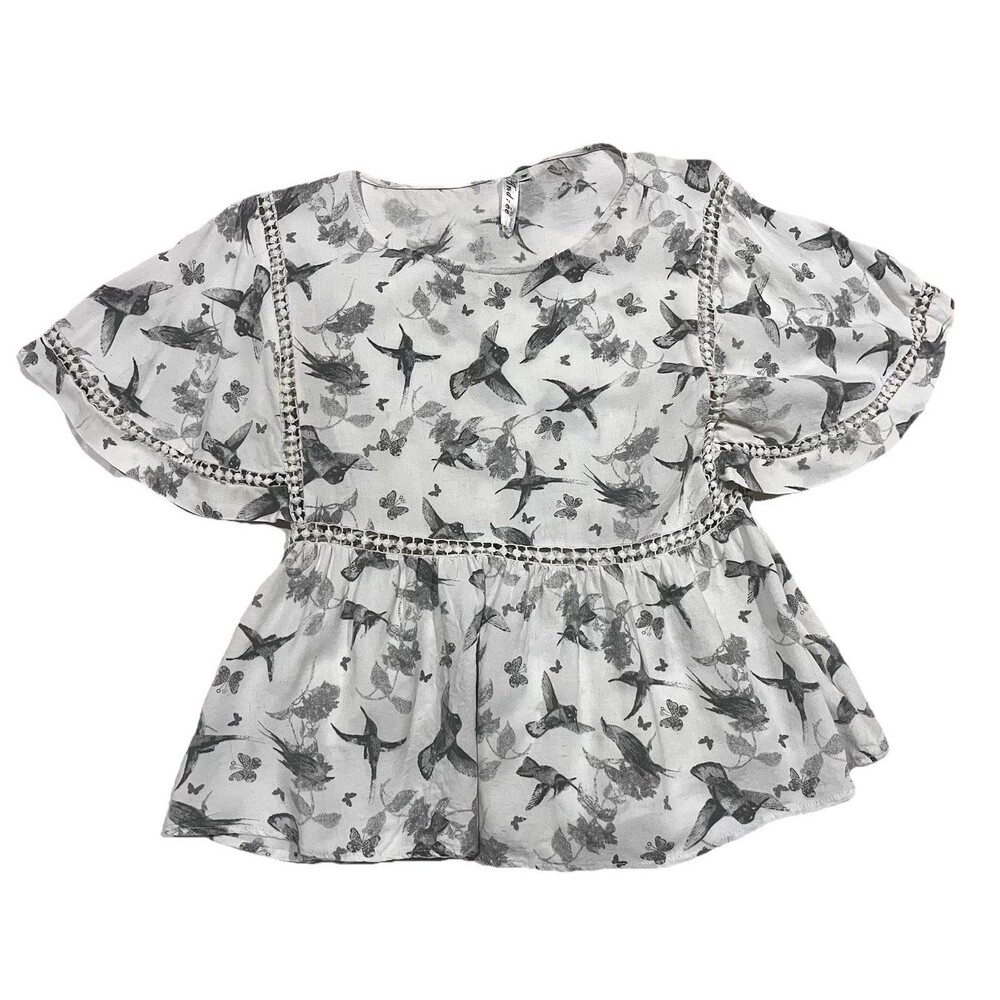 Andree By Unit Cream Gray Butterfly Hummingbird Peplum Top Flutter Sleeves M - Picture 3 of 8
